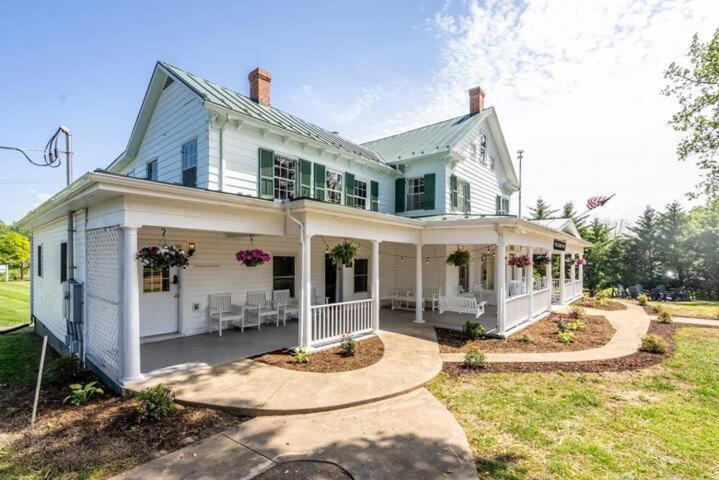 The Legacy Inn Luray Exterior photo